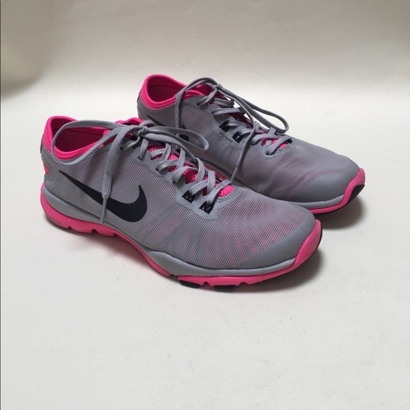 nike pump up shoes